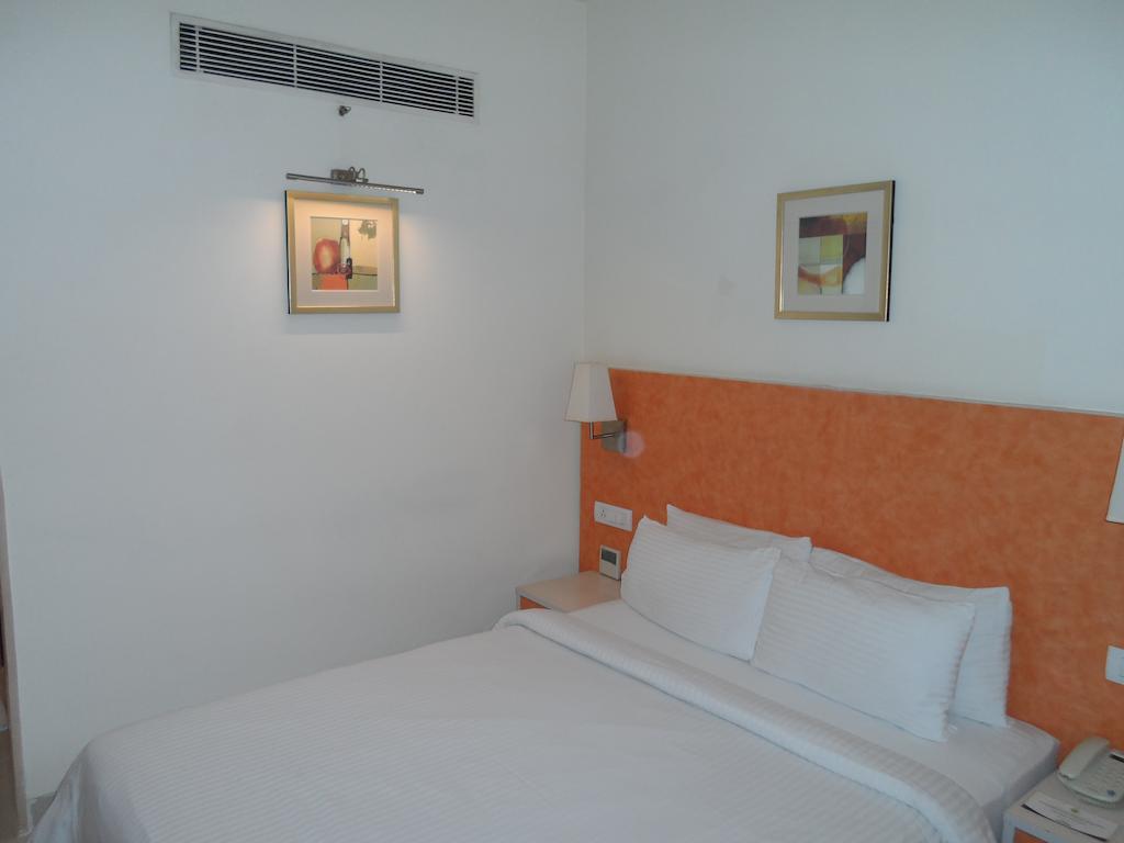 Aditya Hometel Hyderabad Exterior foto